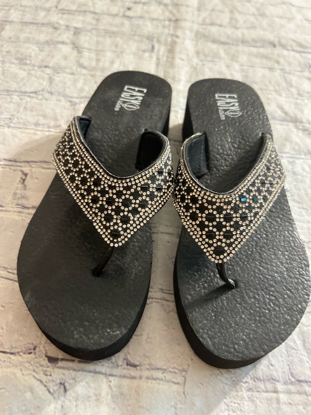 EASY USA BLACK WEDGE FLIPFLOPS RHINESTONES EMBELLISHED STRAPS EVA SOLE
